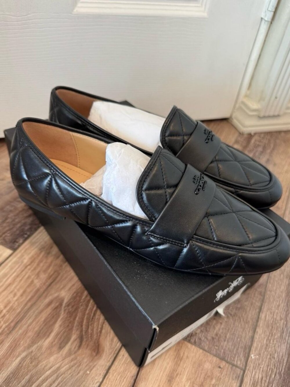 Coach Black Leather Loafer Like New Worn Once Size 8.5 (39) - Picture 6 of 10